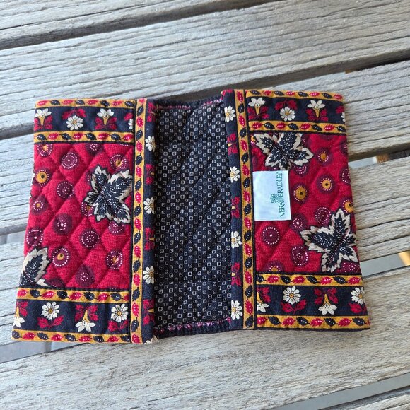 Vera Bradley Vintage 1990s "Red Coin Leaf" Pattern Quilted Paperback Bookcover - Picture 2 of 5